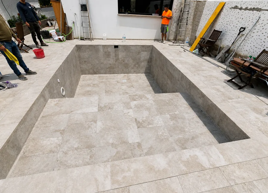 Obra de piscina realizada por Cimenta